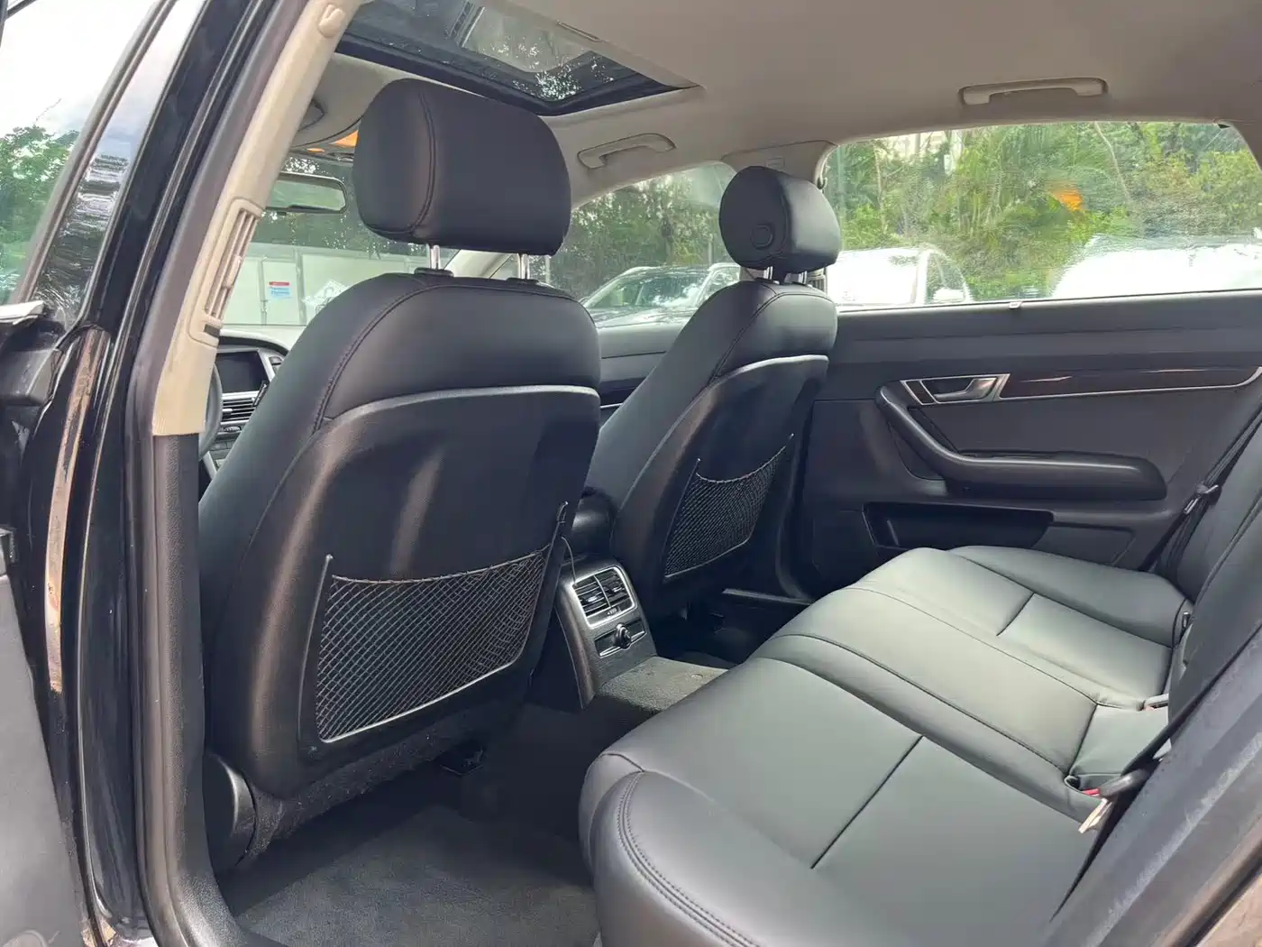 Audi A6L 2010 2.0 TFSI Automatic Standard фото 7