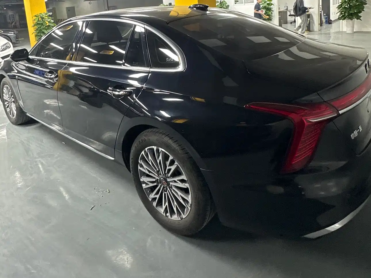 Hongqi H5 2023 2.0T Auto Smart Connect Flag Enjoy фото 12