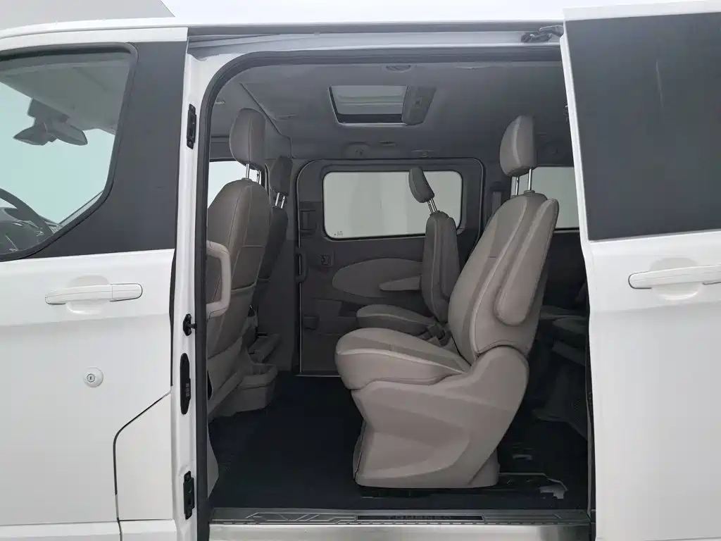 Ford Tourneo 2019 2017 2.0T Automatic Elite Edition
