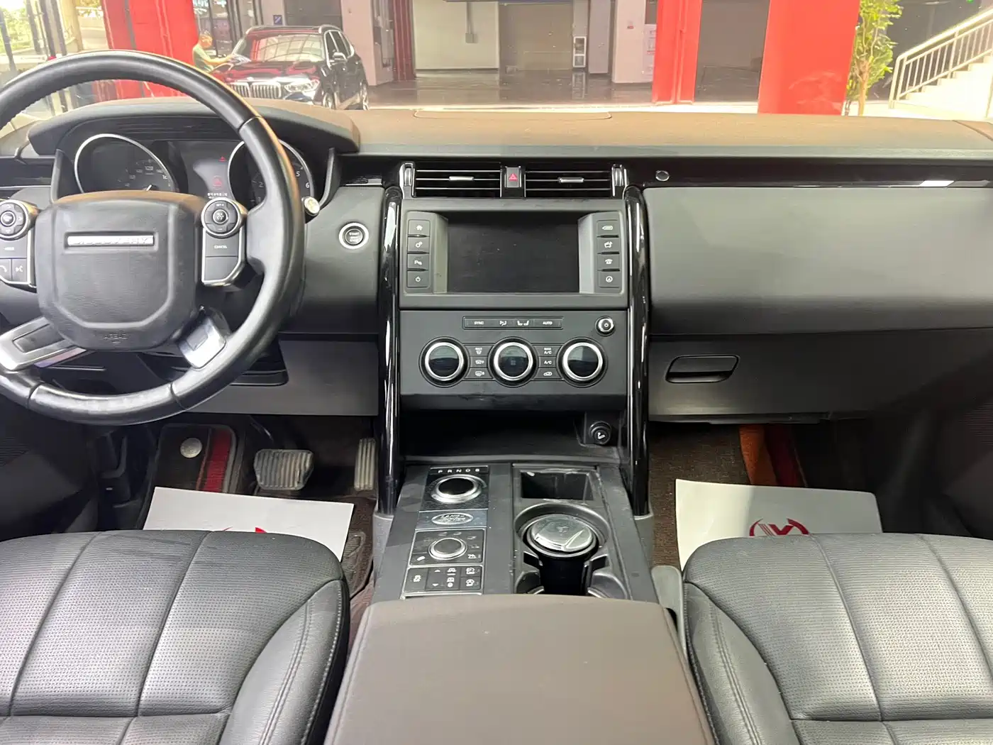 Фото 11 - Land Rover Discovery
