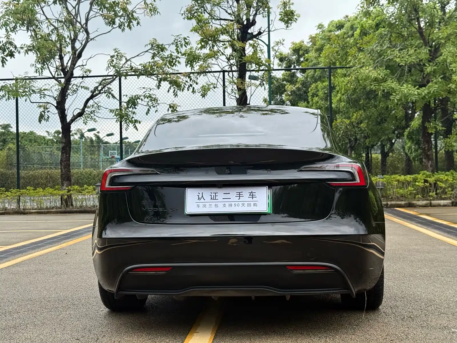 Фото 10 - Tesla Model 3