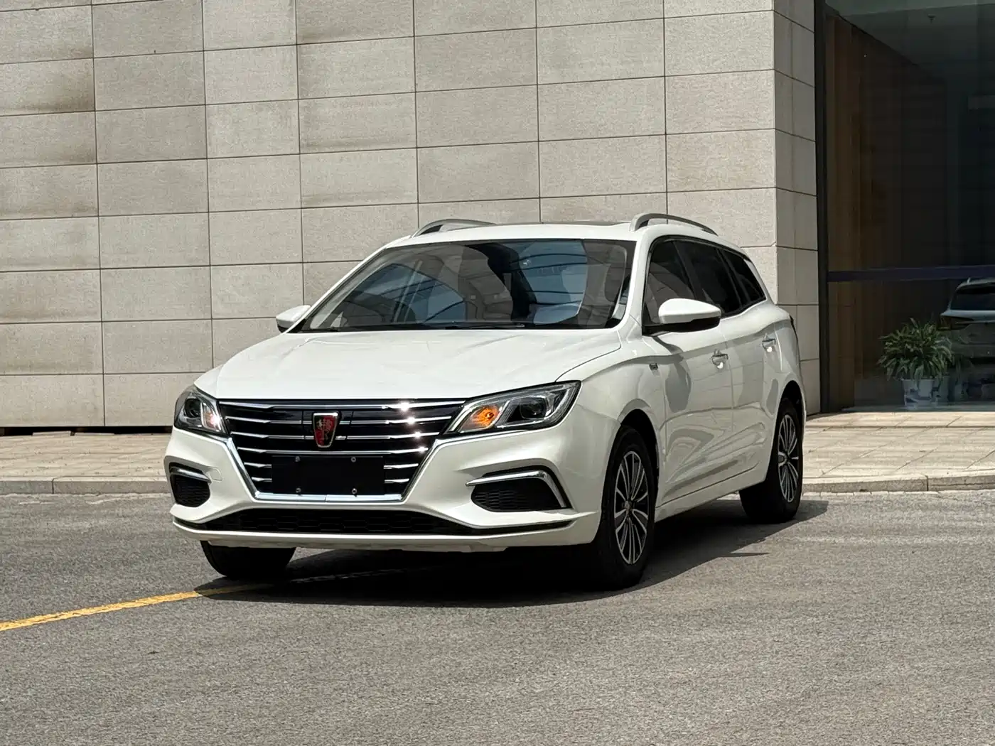 ROEWE EI5