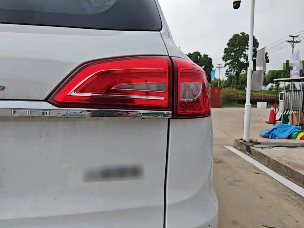 Photo 8 - Haval H7