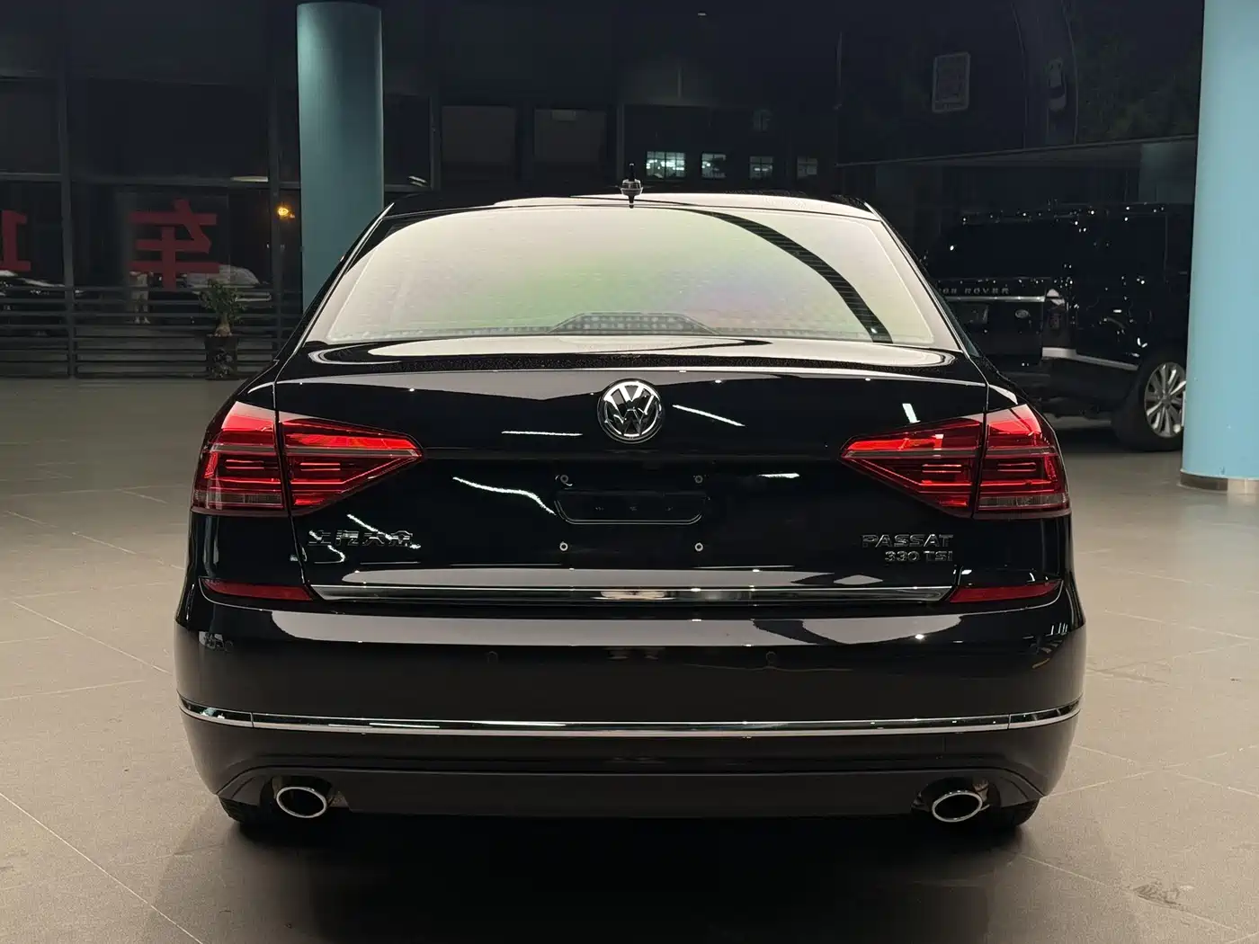 Volkswagen Passat 2017 330TSI DSG Luxury фото 5