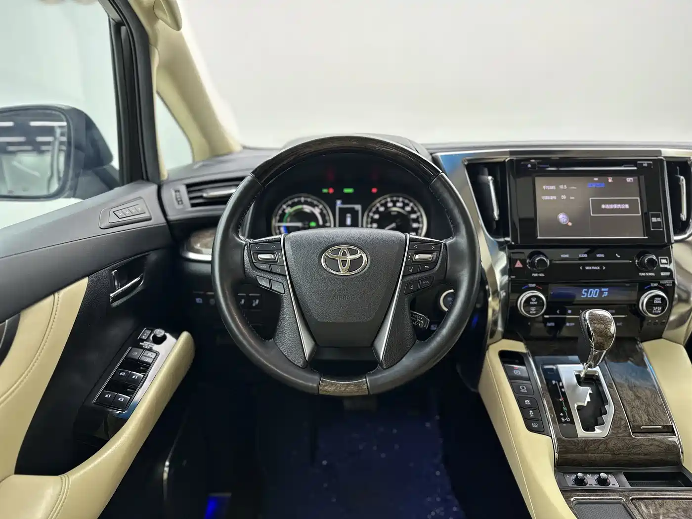 Toyota Vellfire 2019 Hybrid 2.5L HV Premium Edition фото 14