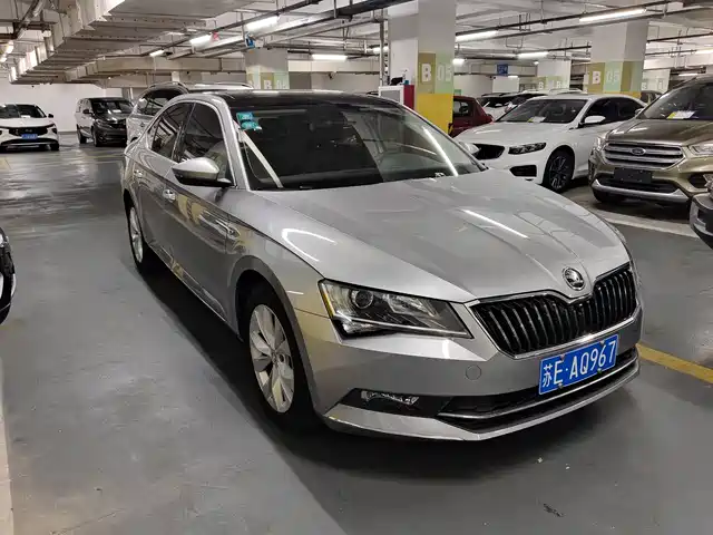 Škoda Superb 2018 TSI330 DSG Comfort Edition China V
