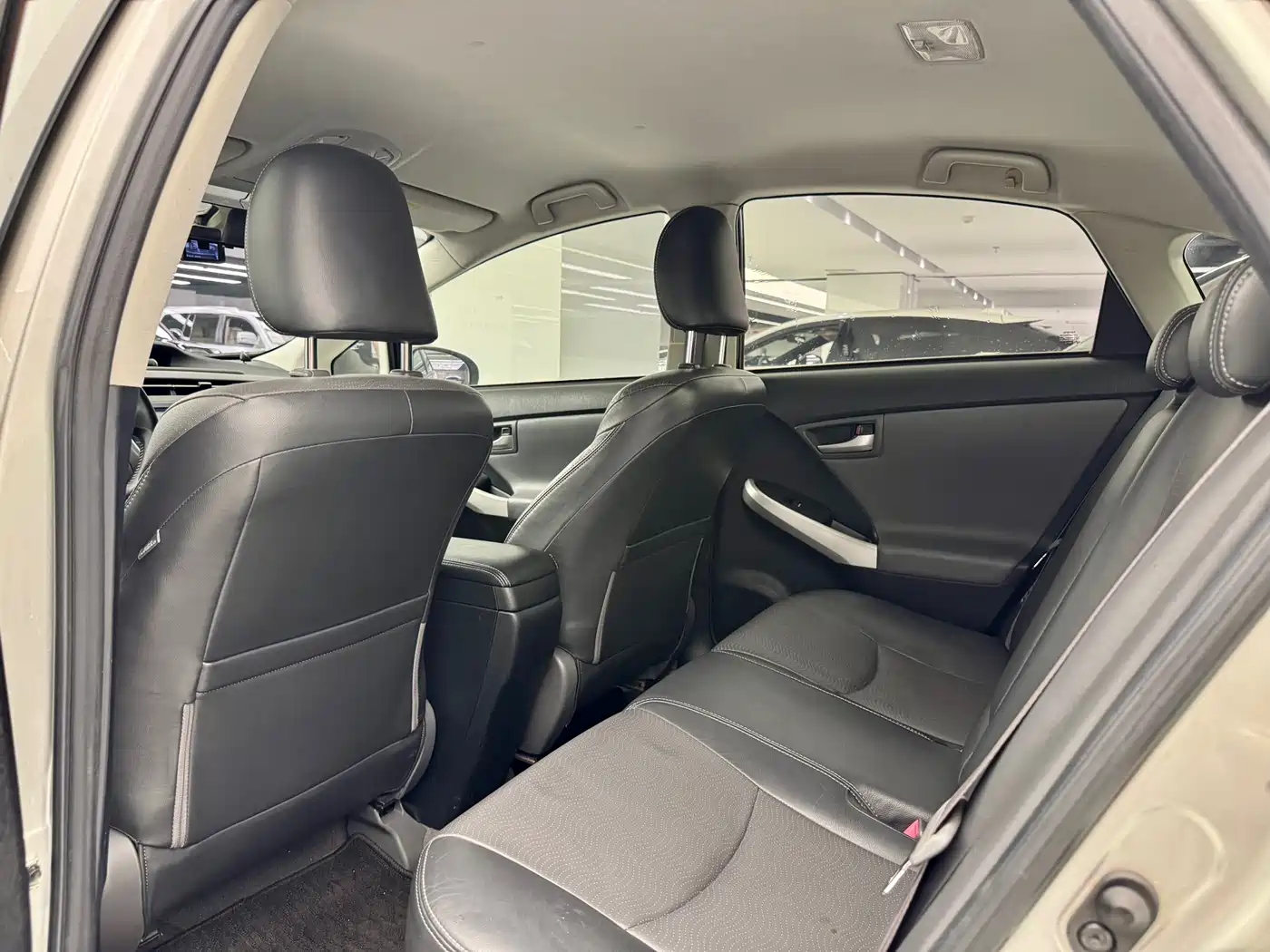 Toyota Prius 2012 1.8L Luxury фото 19