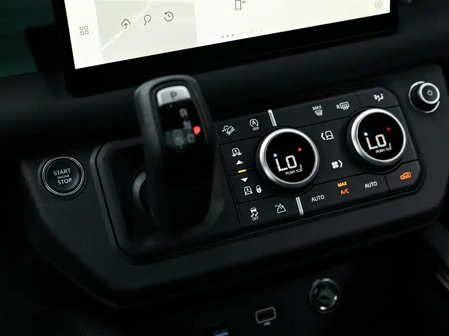 Land Rover Defender 2023 110 3.0T P400 75th Anniversary Legend Edition фото 20