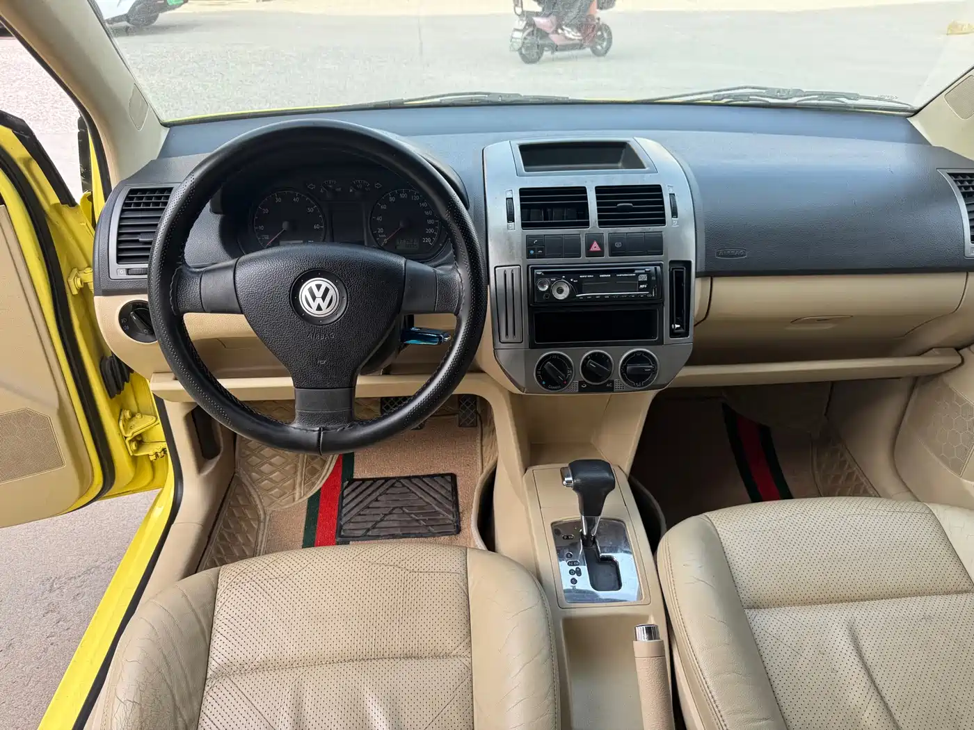 Volkswagen Polo 2009 Jingqing 1.6L Automatic Trend Edition фото 7