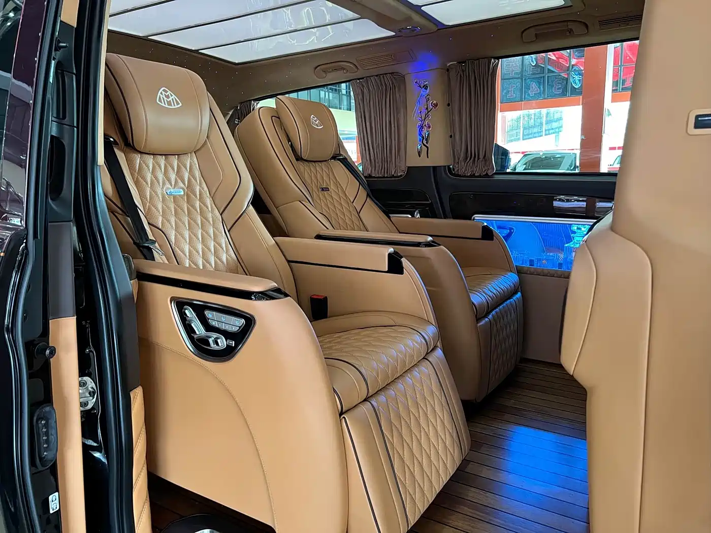 Mercedes-Benz Vito 2021 2.0T Elite 7-Seater фото 13