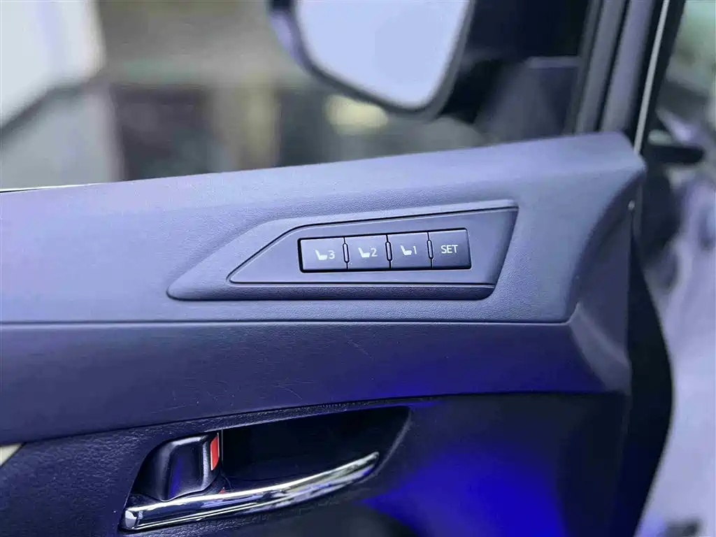 Toyota Alphard 2015 3.5L Premium Edition фото 6