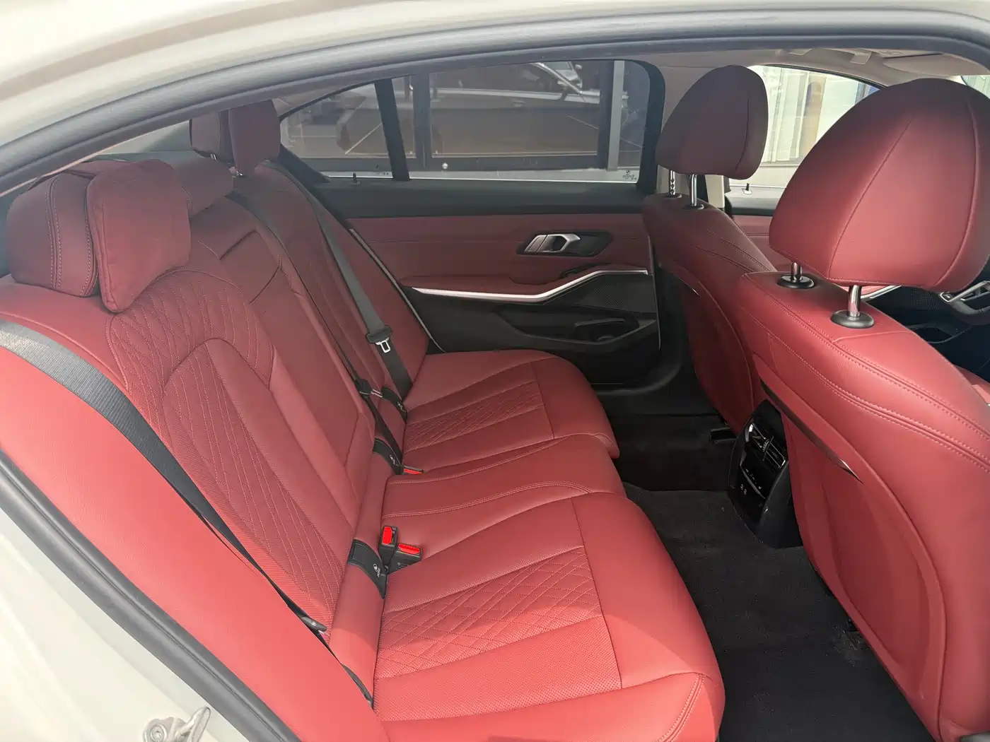 BMW 3 Series 2025 325Li M Sport Package фото 8