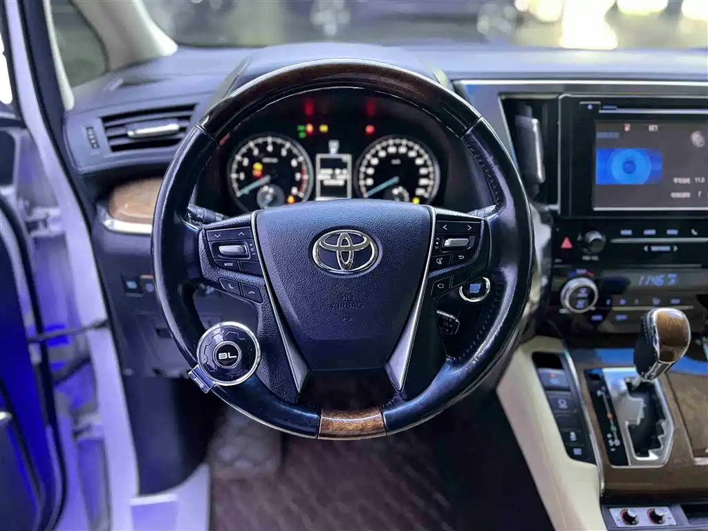 Toyota Alphard 2015 3.5L Premium Edition фото 7