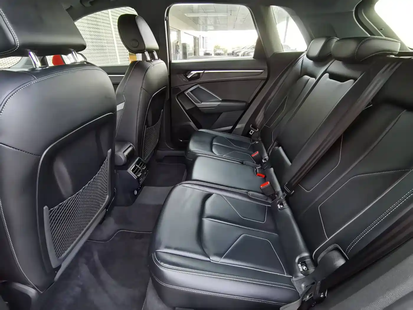 Audi Q3 2024 35 TFSI Fashion Sport фото 12