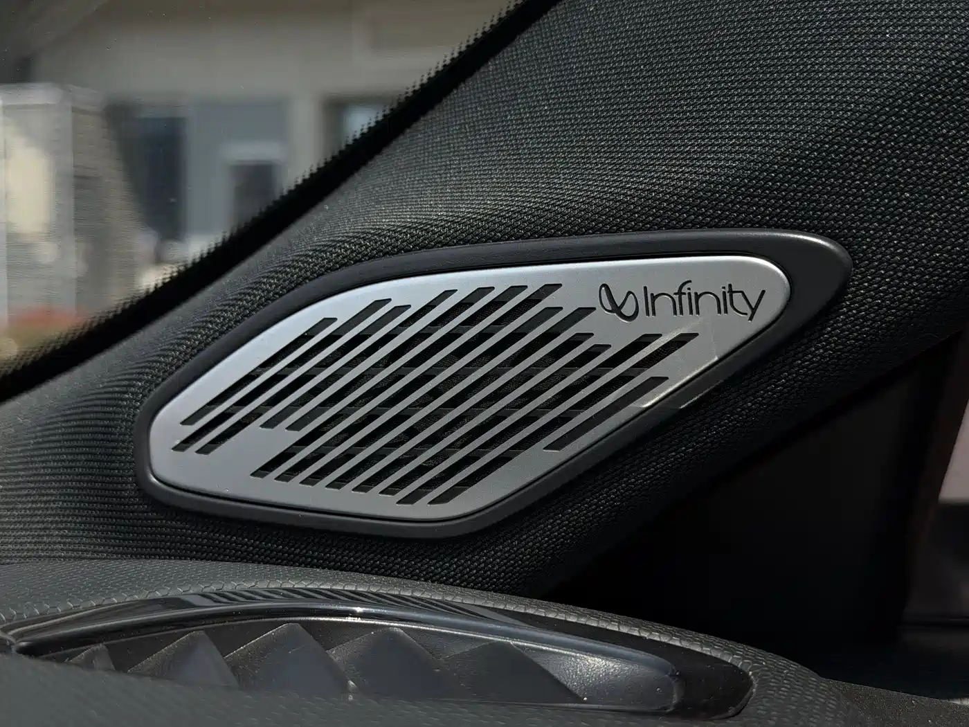 LYNK & CO. 02 HATCHBACK