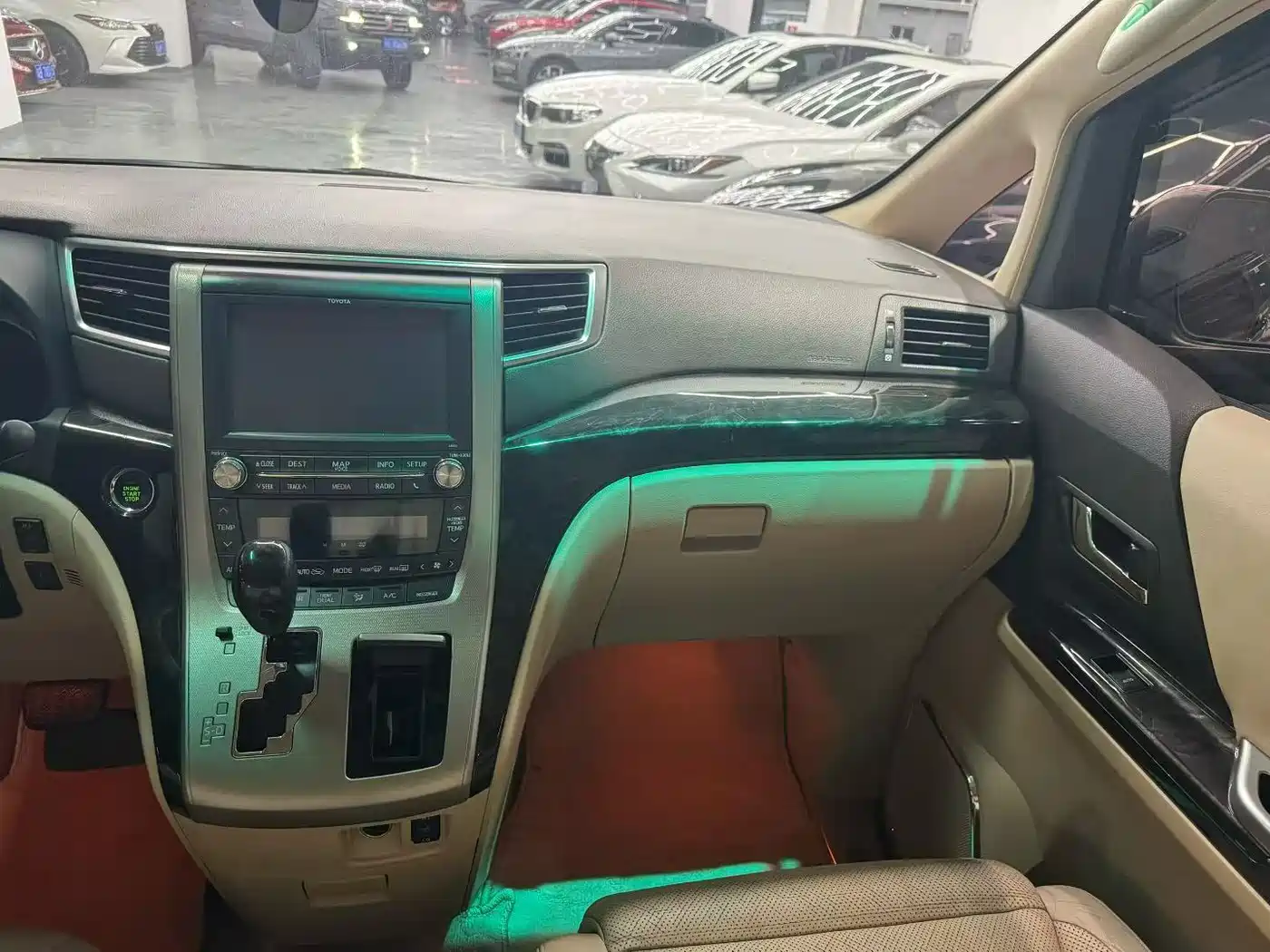 Toyota Alphard 2012 3.5L Luxury Edition фото 8