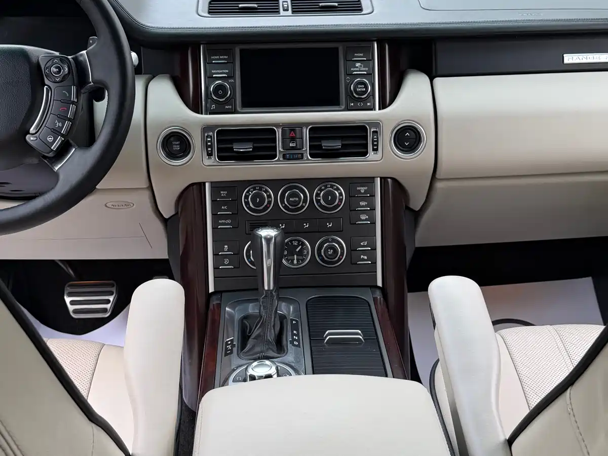 Land Rover Range Rover 2012 5.0 SC V8 фото 8