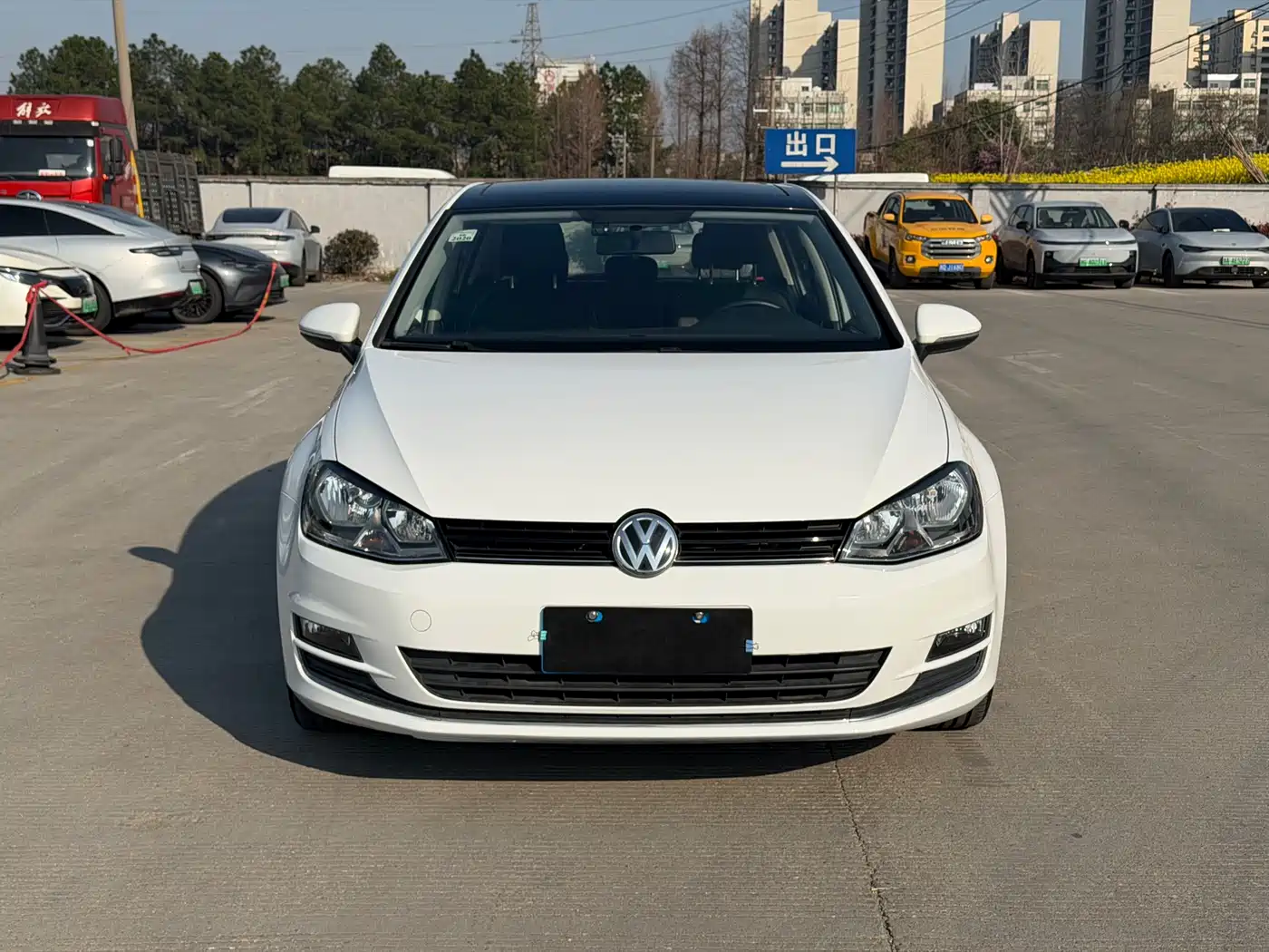 VOLKSWAGEN GOLF