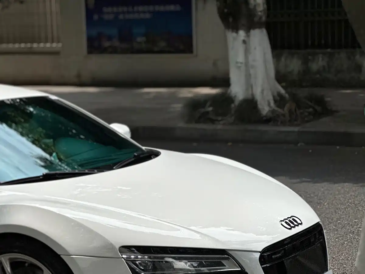 Audi R8 2014 4.2 FSI quattro фото 15