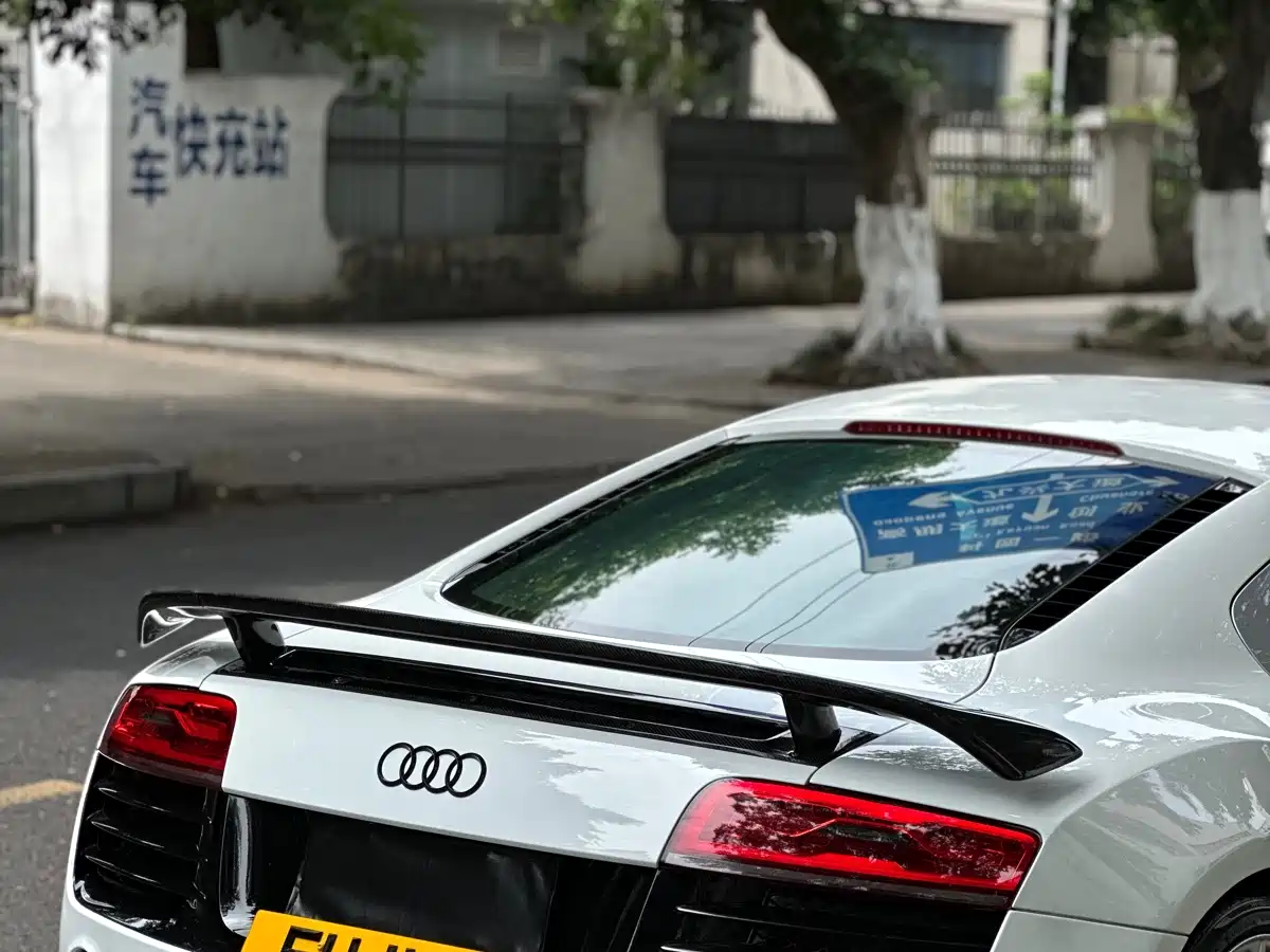Audi R8 2014 4.2 FSI quattro фото 11