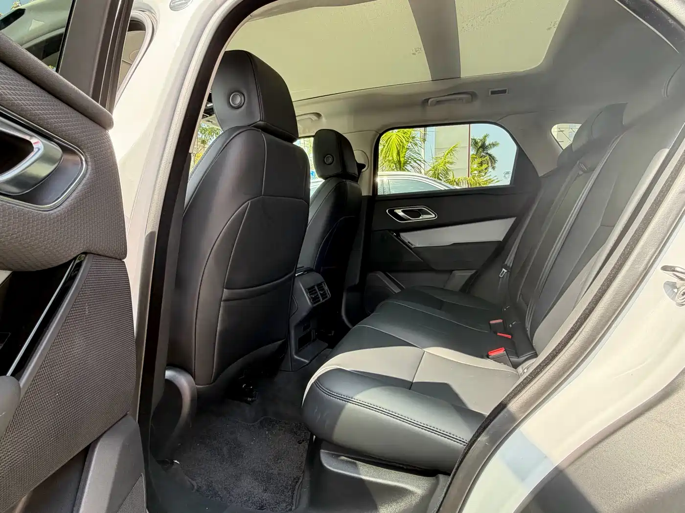 Land Rover Range Rover Velar 2024 S фото 5