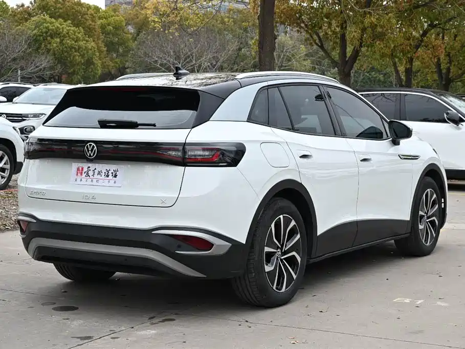 VOLKSWAGEN ID.4 X