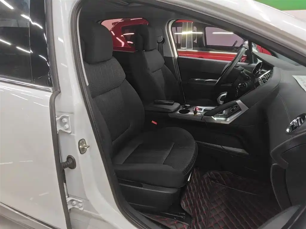 Peugeot 3008 2016 1.6THP Automatic Classic Edition фото 25