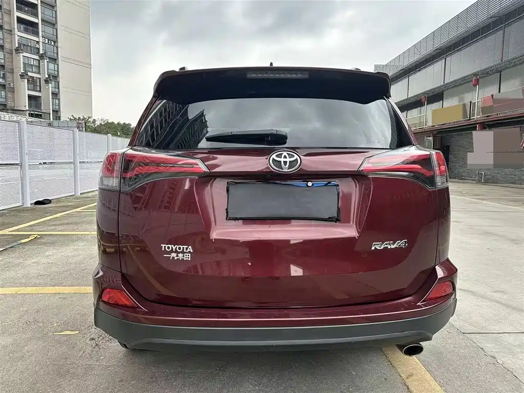 Toyota RAV4 Rongfang 2016 2.0L CVT 2WD Trend (China V) фото 8
