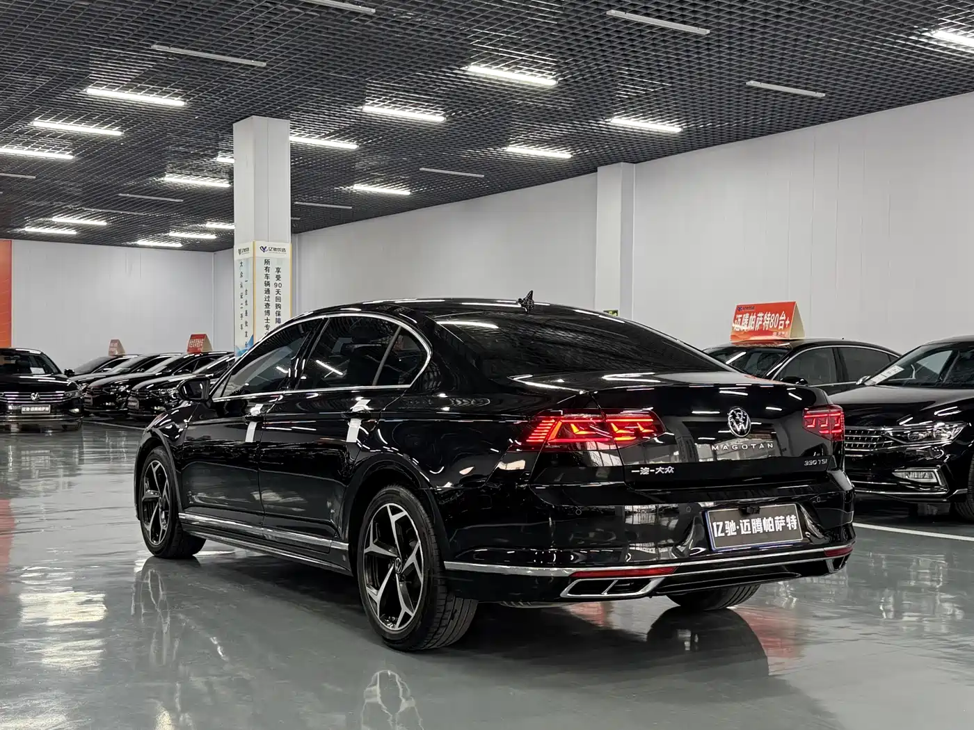 Volkswagen Magotan 2023 Model 2 Million Commemorative Edition 330TSI DSG Luxury фото 4
