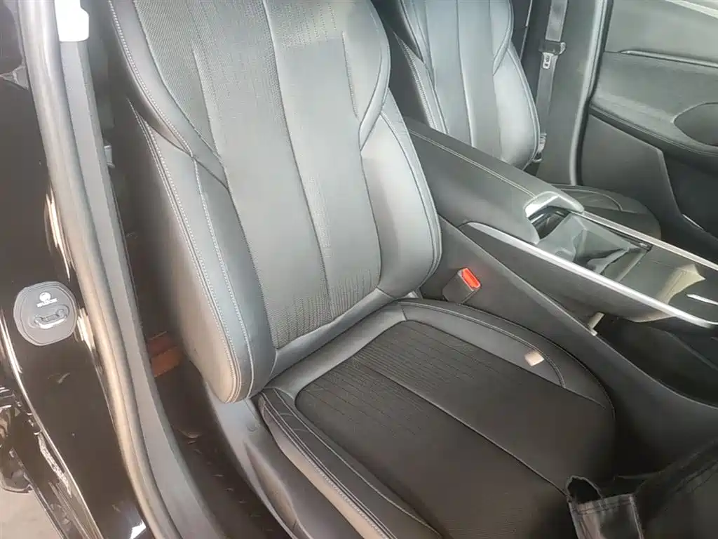 Buick LaCrosse 2023 28T Premium Edition фото 25
