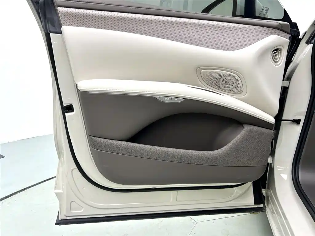 ZHIJI AUTOMOBILE ZHIJI LS7