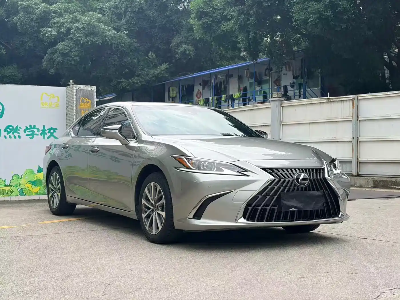 Lexus ES 2023 200 Excellence Edition фото 3
