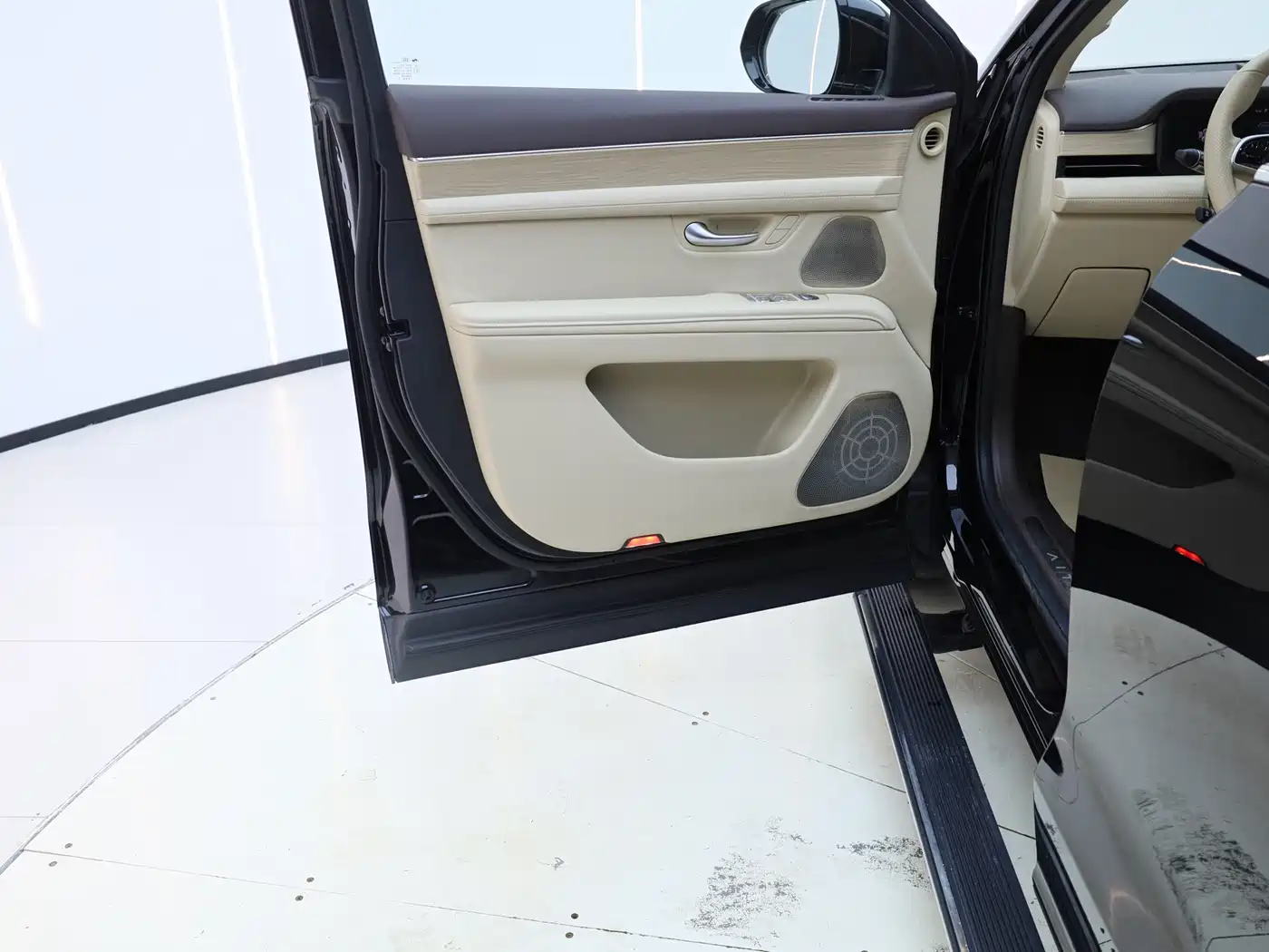 AITO Wenjie AITO M7 2024 1.5T Smart Drive RWD Ultra 5-seater фото 23