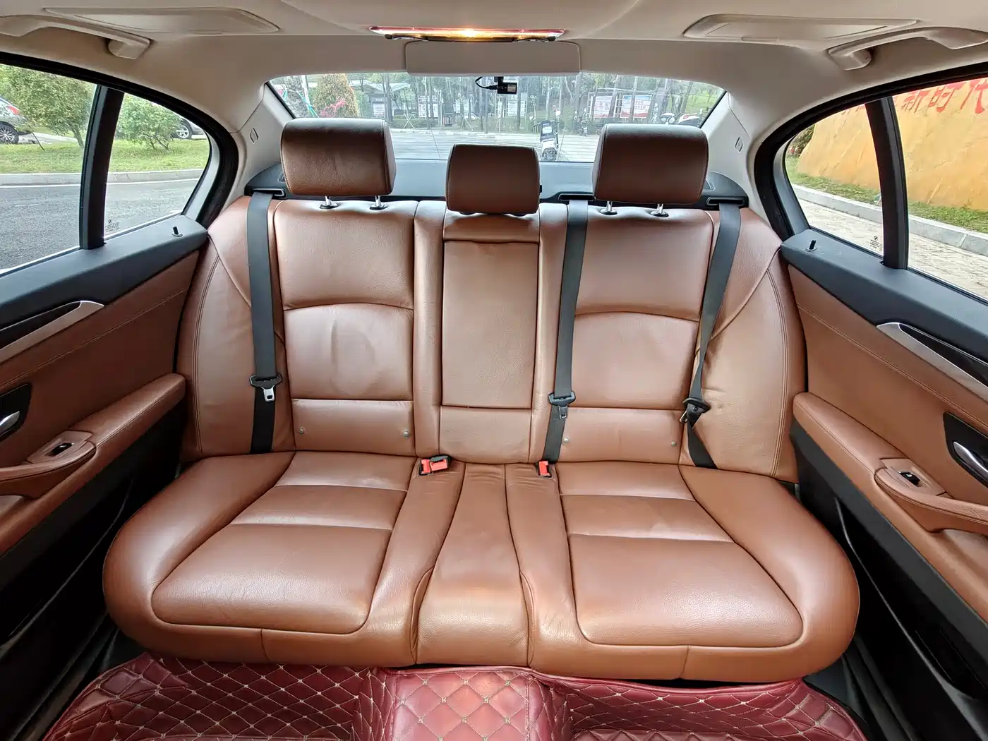 BMW 5 Series 2014 528Li Leading Edition фото 15