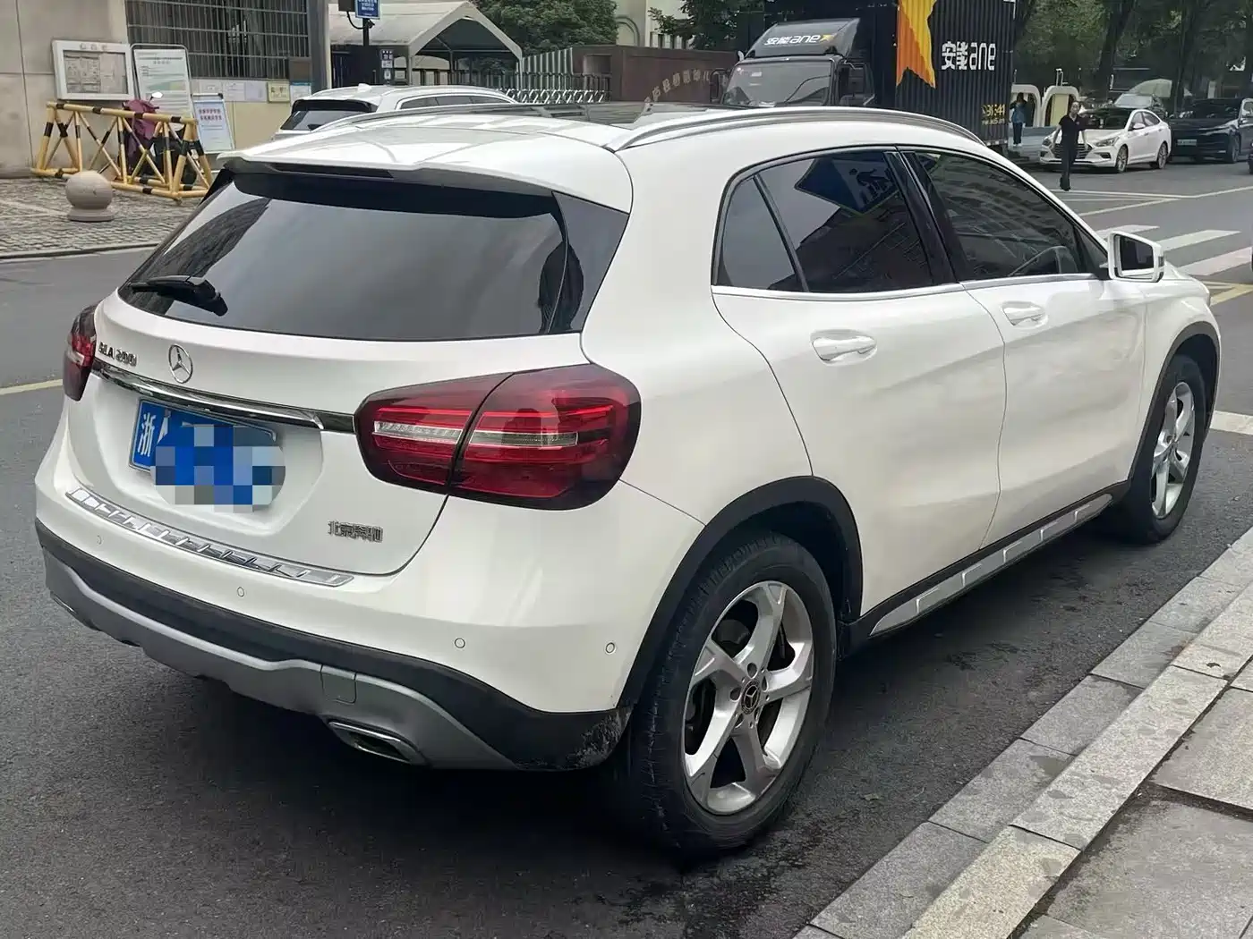 Mercedes-Benz GLA 2018 GLA 200 Dynamic фото 2