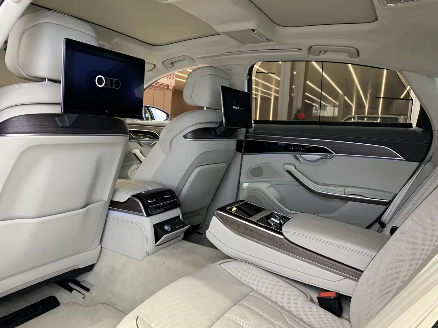 Audi A8 2023 A8L 55 TFSI quattro Flagship фото 23