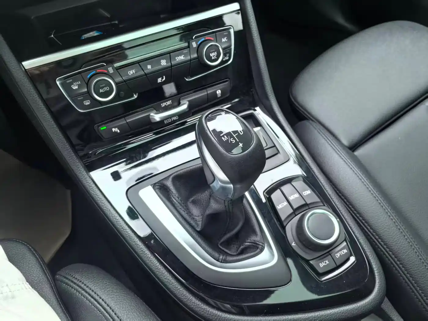 BMW 2 Series Touring 2016 220i Leading Model фото 19