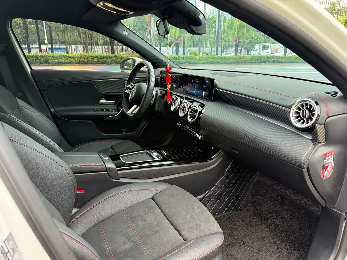 Mercedes-Benz A-Class 2025 A 200 L Fashion Edition фото 10