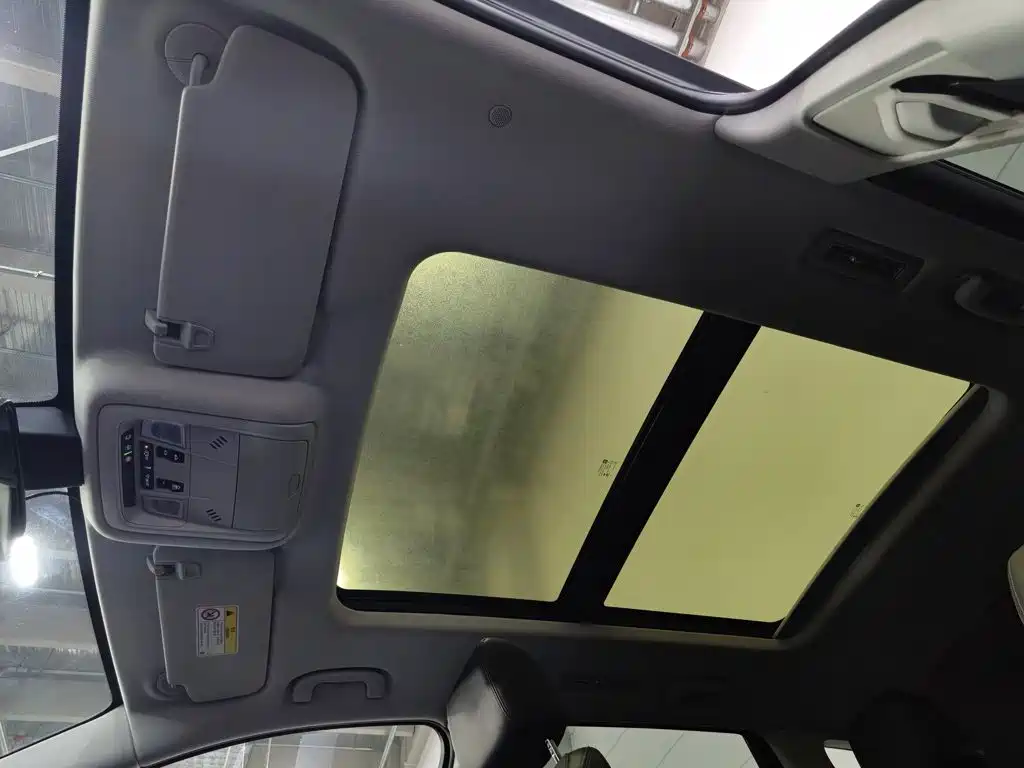 Фото 14 - Buick Enclave