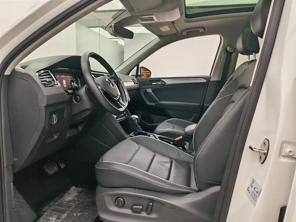 VOLKSWAGEN TIGUAN L NEW ENERGY