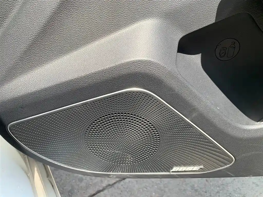 Hongqi H5 2018 30TD Smart Connected Royal Edition фото 13