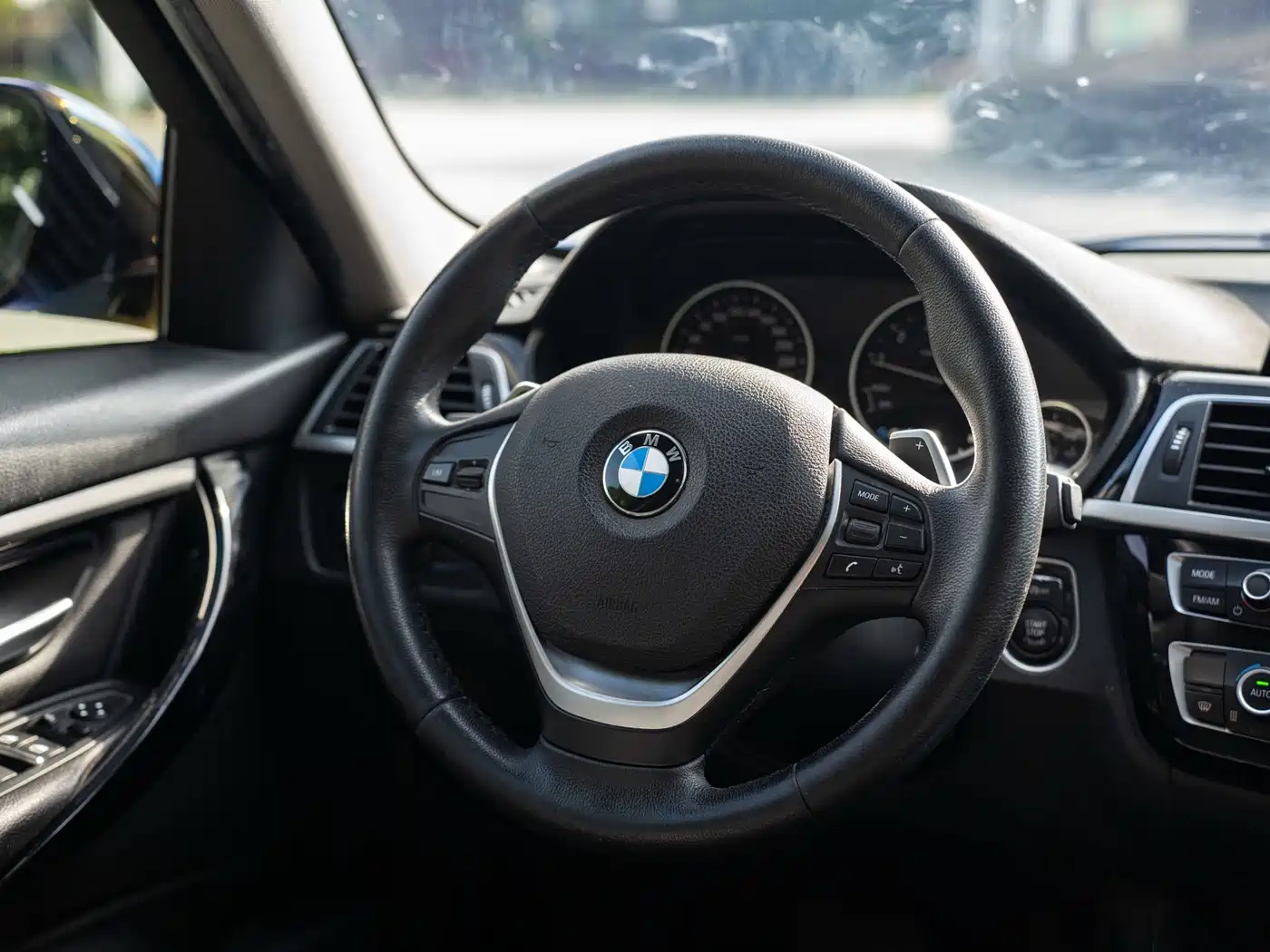 BMW 3 Series 2017 320Li M Sport фото 12