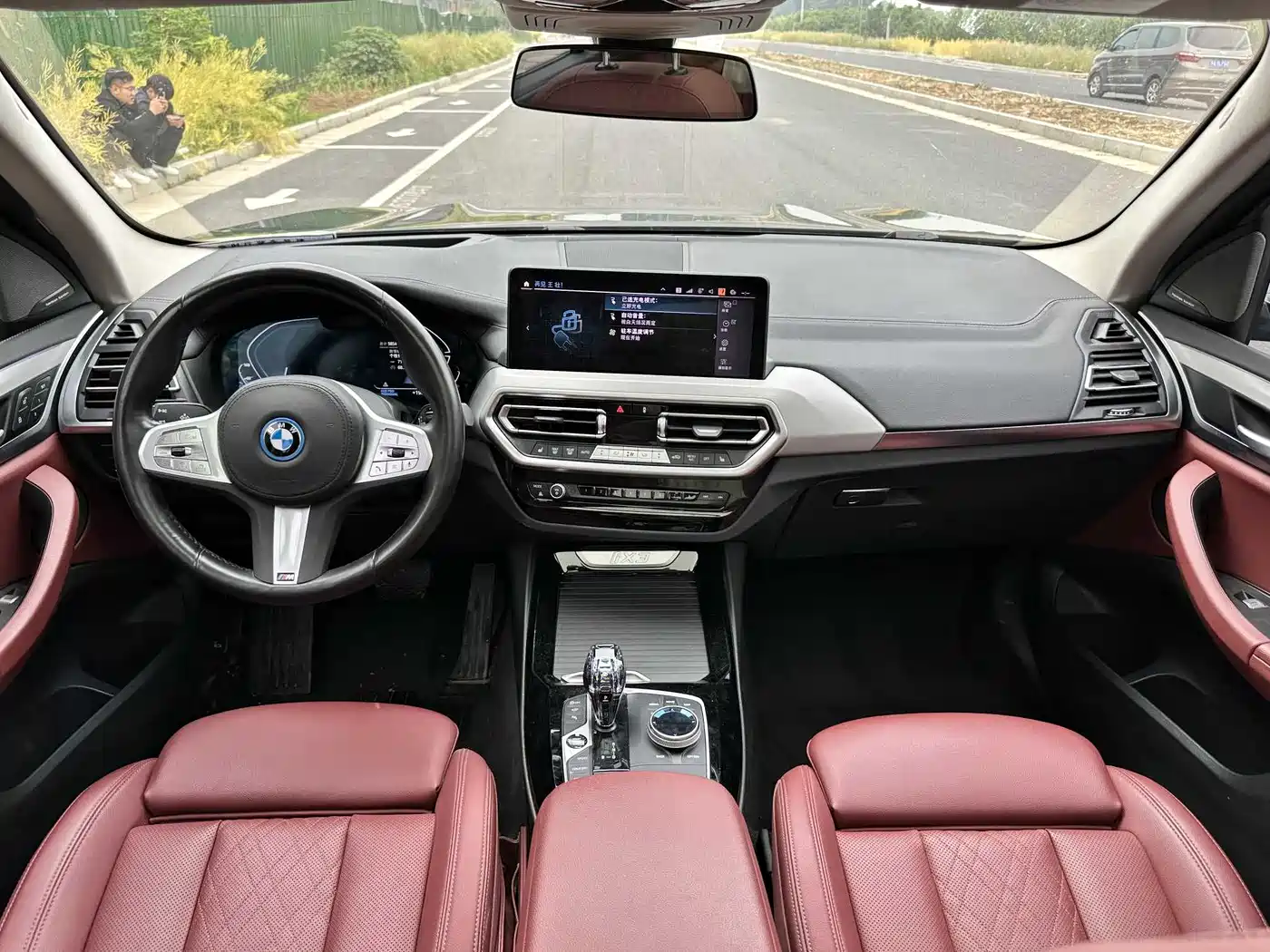 BMW iX3 2022 Innovation Leader фото 6
