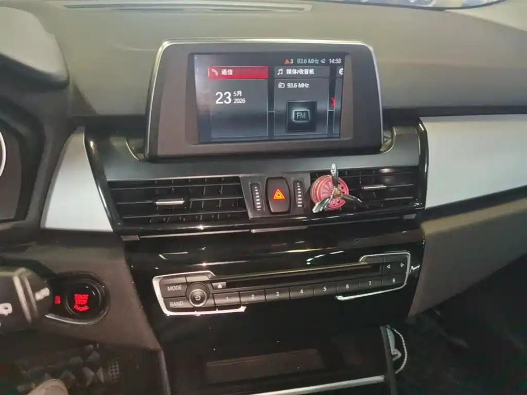 BMW 2 Series Gran Tourer 2015 218i Leading фото 13