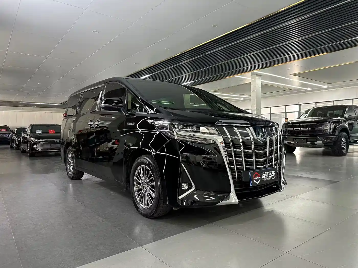 Toyota Alphard 2021 Hybrid 2.5L Premium фото 3