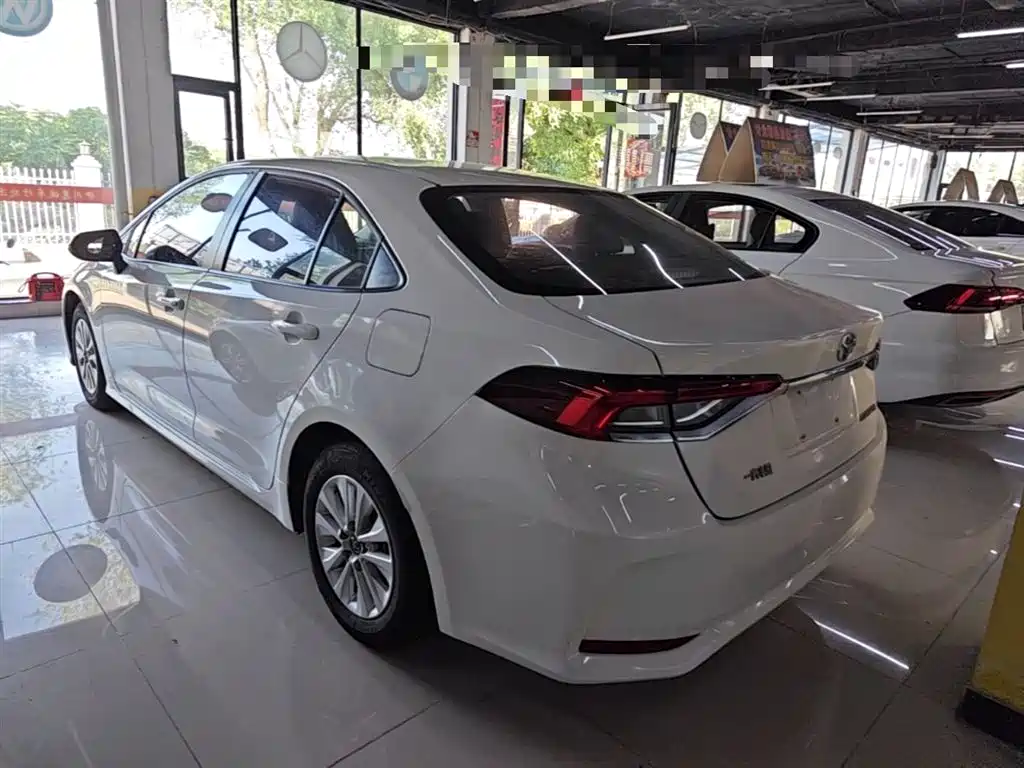Toyota Corolla 2021 TNGA 1.5L CVT Elite Edition фото 5