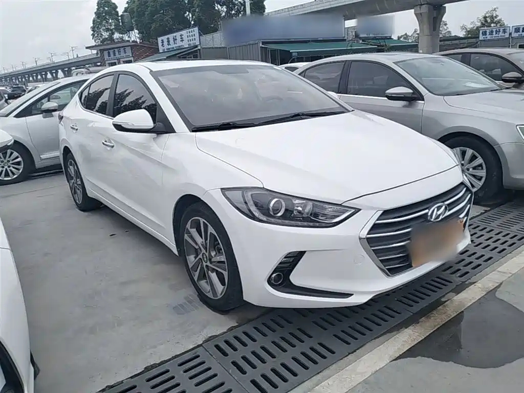 Hyundai Elantra 2016 Model 1.6L Automatic Smart Elite фото 4