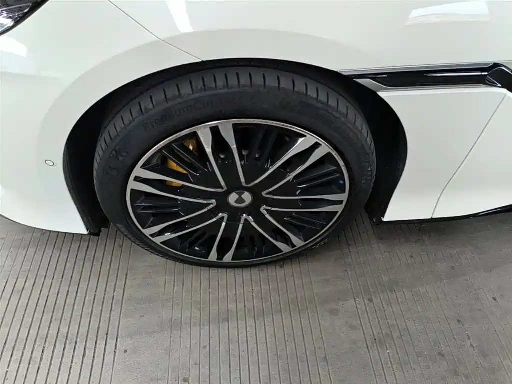Denza Z9GT 2024 1100 AWD Ultra Edition фото 23