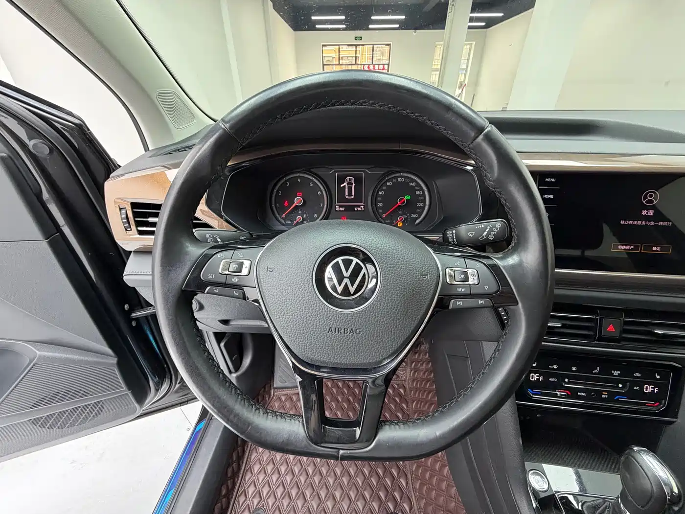 Volkswagen Tharu 2022 280TSI FWD Luxury Edition фото 11