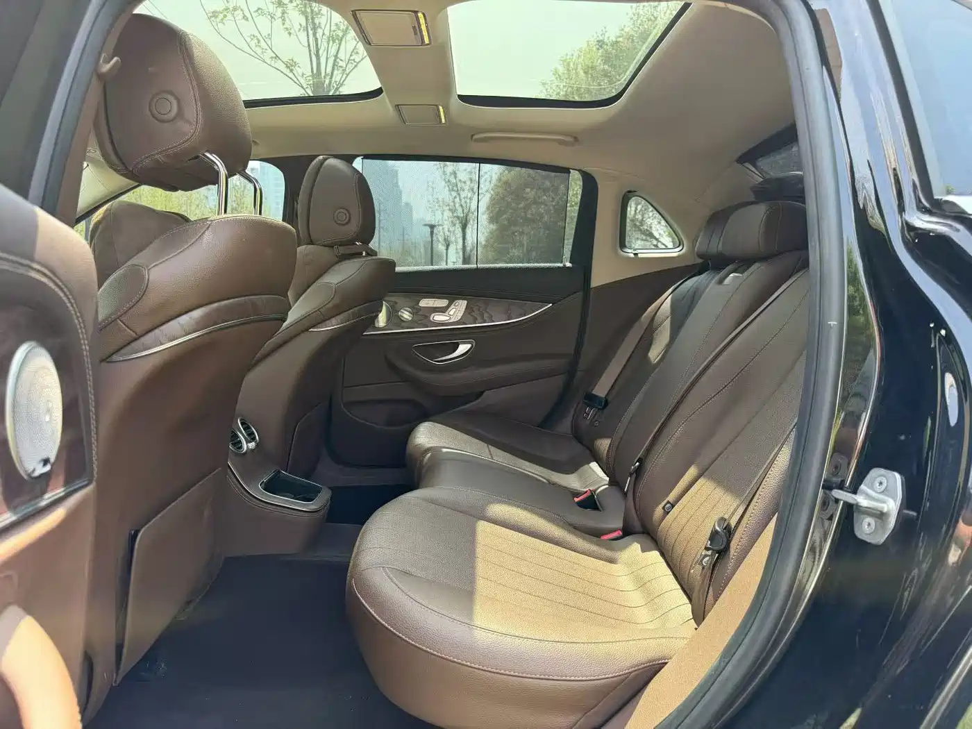 Mercedes-Benz E-Class 2021 E 300 L Luxury фото 6
